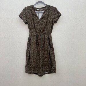 REI Aoraki Vneck Travel Quick Dry Printed Stretch Dress w Pockets Womens size XS